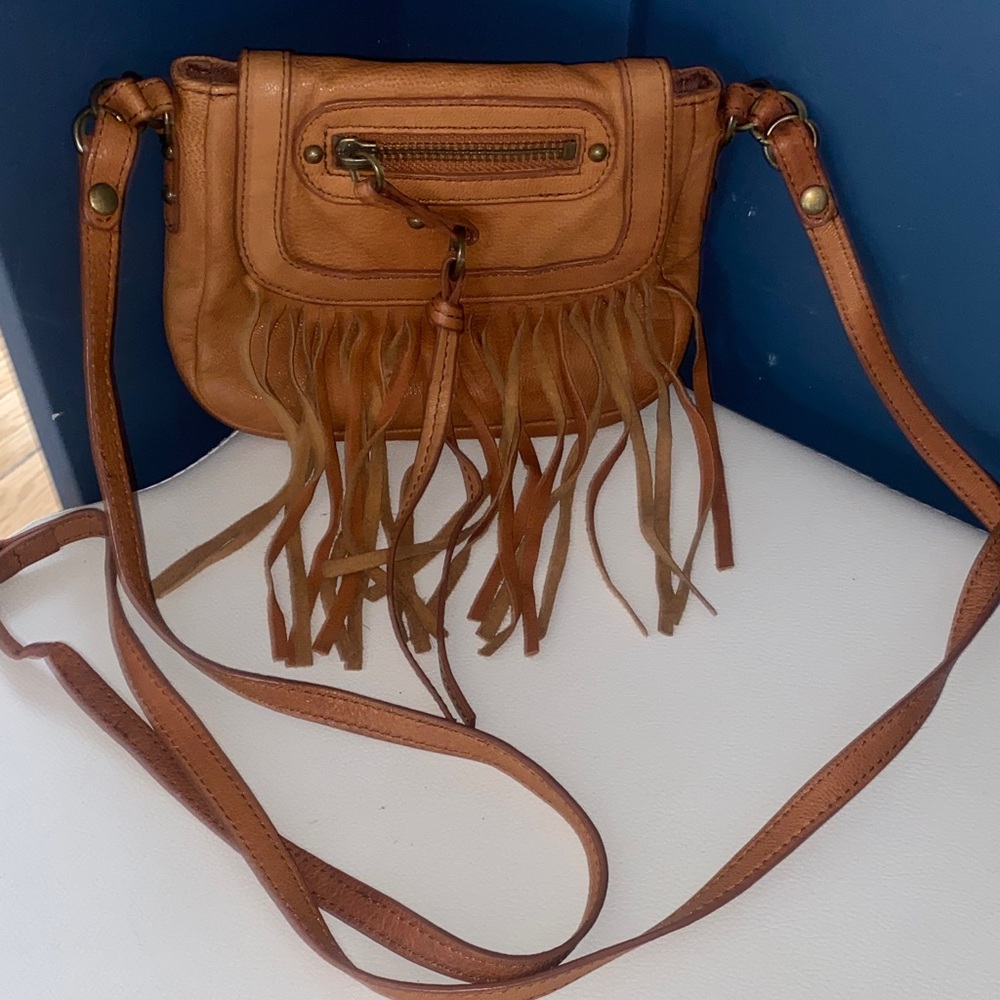 Steve Madden Fringed Tan Leather Crossbody Bag - Picture 2 of 10